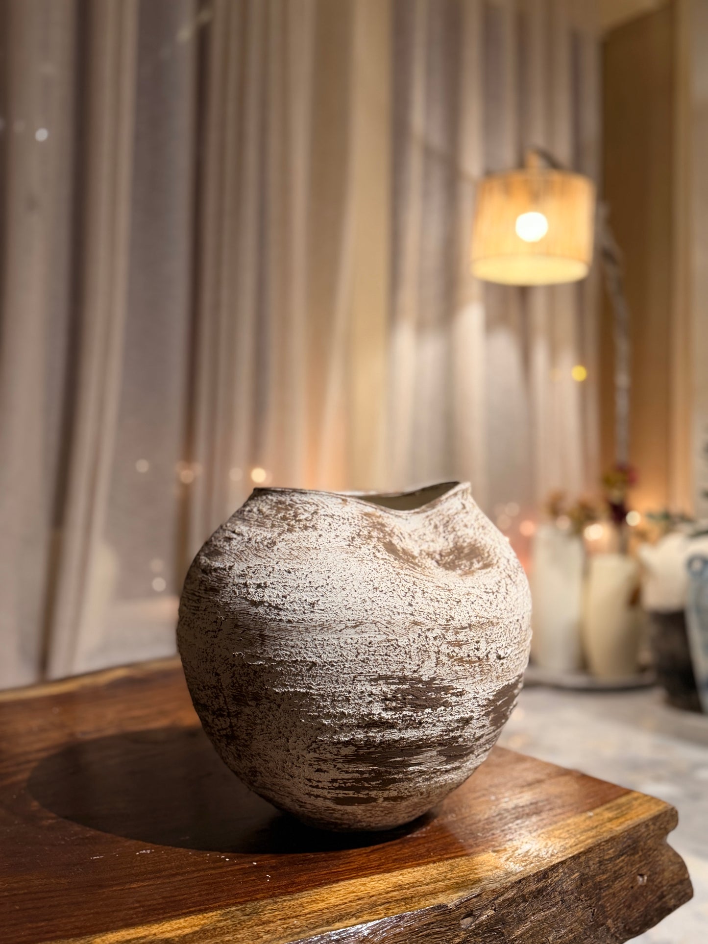 Assymetric Urn